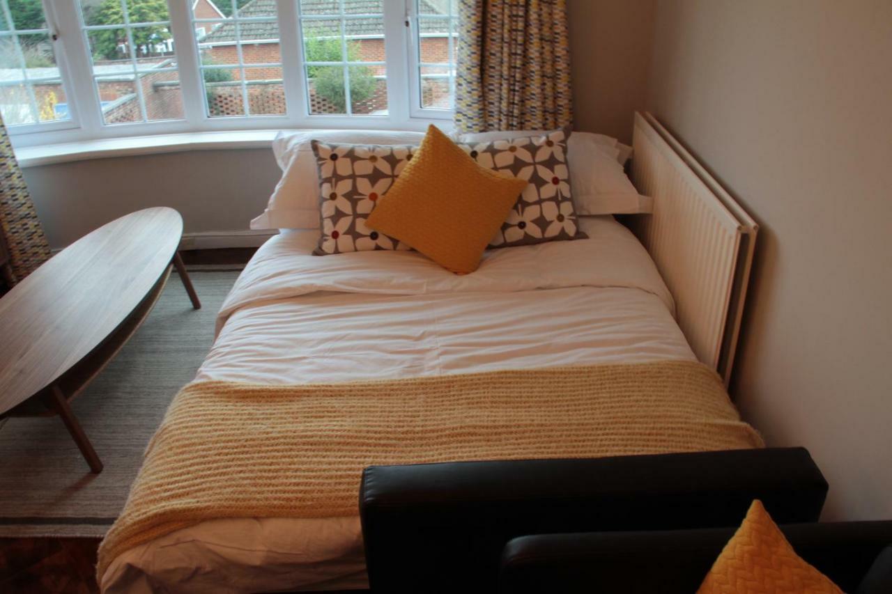 Kings Field Maisonette Істлі Екстер'єр фото